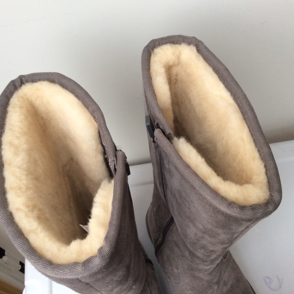 NIB ! UGG AUSTRALIA ALBER TALL BOOTS - Picture 5 of 8